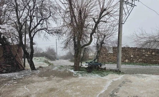 Alaşehir&rsquo;de bir g&uuml;nde 4 mevsim yaşandı
