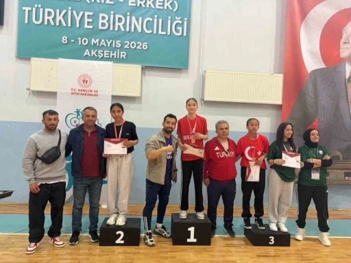 Alaşehir&rsquo;in g&uuml;&ccedil;l&uuml; bilekleri Konya&rsquo;da k&uuml;rs&uuml;ye &ccedil;ıktı
