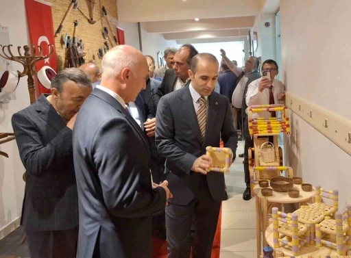 aldıkları eğitimin ardından yaptıkları el emeği &uuml;r&uuml;nler g&ouml;r&uuml;c&uuml;ye &ccedil;ıktı
