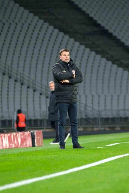 Aleksandar Stanojevic: "Bug&uuml;n 2 puan kaybettik"
