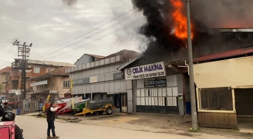 Alev topuna dönen işletme güçlükle söndürüldü
