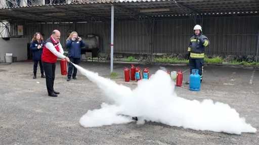 Alevlere karşı eğitim: Tarım personeli yangınla m&uuml;cadeleyi sahada &ouml;ğrendi
