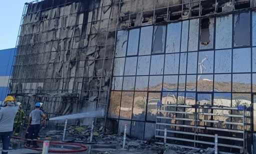 Aliağa’da fabrikada korkutan yangın
