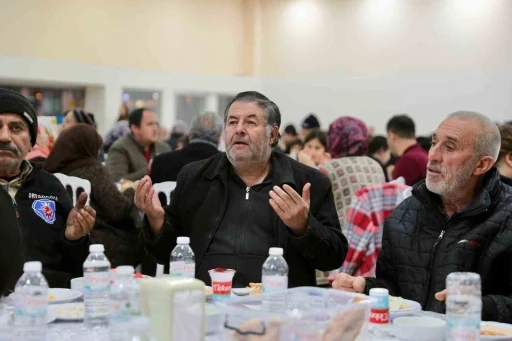 Aliağa&rsquo;da ilk toplu iftar coşkusu
