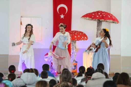 Aliağa&rsquo;da s&ouml;mestir şenliğe d&ouml;n&uuml;şt&uuml;
