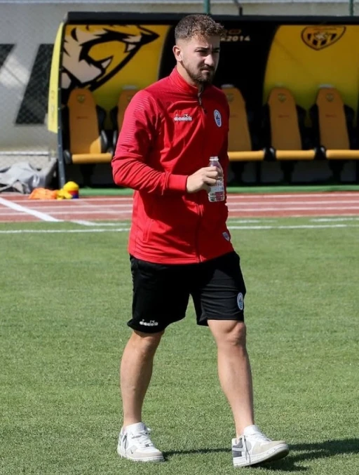 Aliağa FK’da Mertcan Açıkgöz ve Göktuğ Yılmaz imzayı attı
