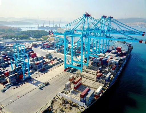 Aliağa, ihracatta T&uuml;rkiye&rsquo;nin ikinci b&uuml;y&uuml;k g&uuml;mr&uuml;ğ&uuml; oldu
