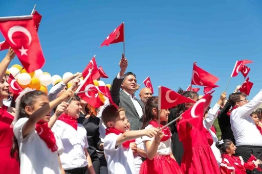 Aliağa&rsquo;nın &ouml;zel &ccedil;ocuklarından rengarenk 2. Bahar Şenliği
