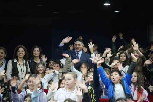 Aliağalı minikler belediye y&ouml;netimini yerinde &ouml;ğrendi
