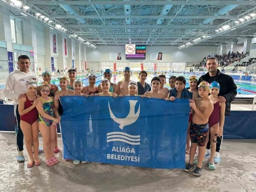 Aliağalı y&uuml;z&uuml;c&uuml;ler zirveye kula&ccedil; attı
