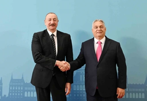 Aliyev, TDT Zirvesi’ne katılmak üzere Varkert Bazar’da
