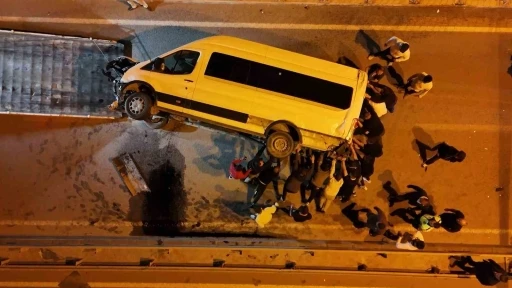 Alkollü genç şehirde kabus yaşattı: Patronunu ve servis şoförünü gasp etti, kaza üstüne kaza yaptı
