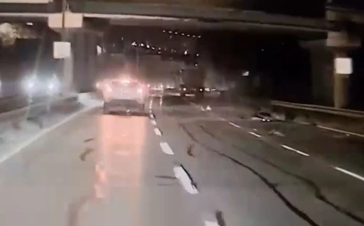 Alkollü kamyon sürücünün kuryenin ölümüne neden olduğu o anlar kamerada
