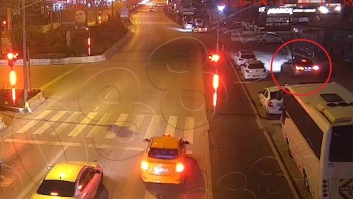 Alkoll&uuml; s&uuml;r&uuml;c&uuml; trafiği alt&uuml;st etti, g&ouml;zaltına alınırken de 3 polisi yaraladı
