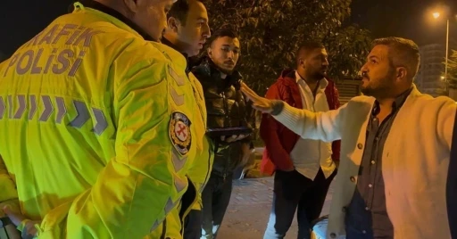 Alkollü sürücüden polise: &quot;Ehliyetimi alma kemerden ceza yaz&quot;

