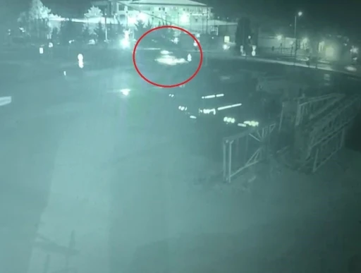 Alkollü sürücünün 2 kız kardeşi hayattan kopardığı kaza anı kamerada
