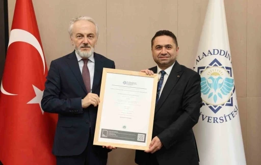 ALK&Uuml;, yeşil enerjide T&uuml;rkiye&rsquo;nin ilk &uuml;niversitesi oldu

