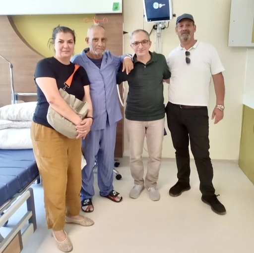 Alman doktorların ‘yaşayamaz’ dediği hastayı Türk hekimler hayata döndürdü
