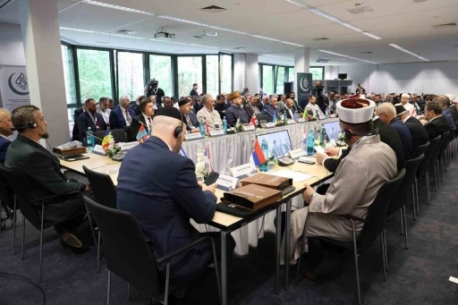 Almanya&rsquo;dan Moğolistan&rsquo;a M&uuml;sl&uuml;man toplumların g&uuml;ndemi K&ouml;ln&rsquo;de ele alındı
