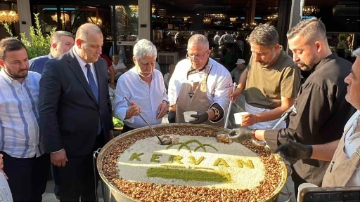 Alpedo Kervan&rsquo;dan aşure ikramı
