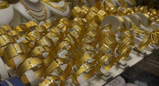 Altında bankalar ile canlı piyasadaki makas gramda 500 lirayı ge&ccedil;ti
