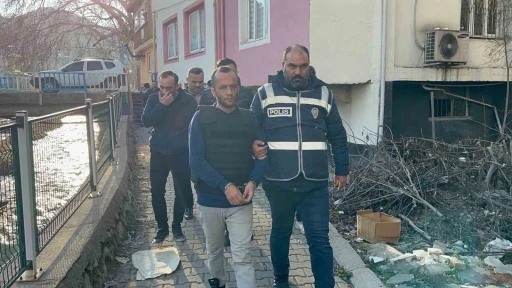 Altınları için başından vurulan kadın 151 günlük yaşam savaşını kaybetti
