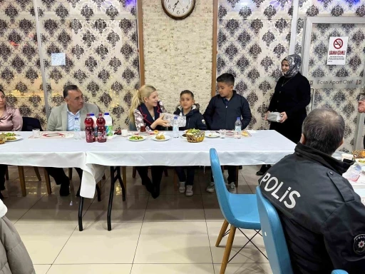 Altıntaş Kaymakamı Yıldırım, &ccedil;ocuklarla iftar programında bir araya geldi
