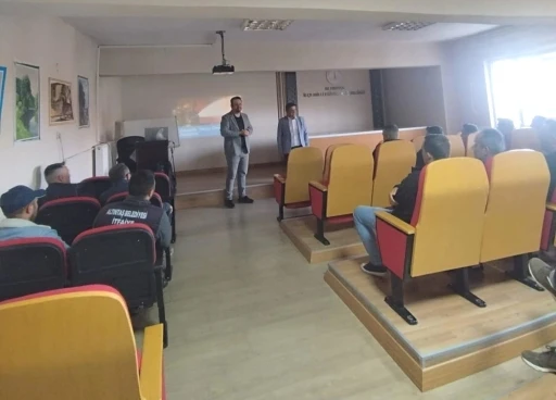 Altıntaş’ta kamu personeline &quot;İtfaiyecilik, Yangın Önleme ve Söndürme&quot; kursu
