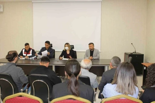 Altıntaş&rsquo;ta okul g&uuml;venliği &uuml;zerine değerlendirme toplantısı
