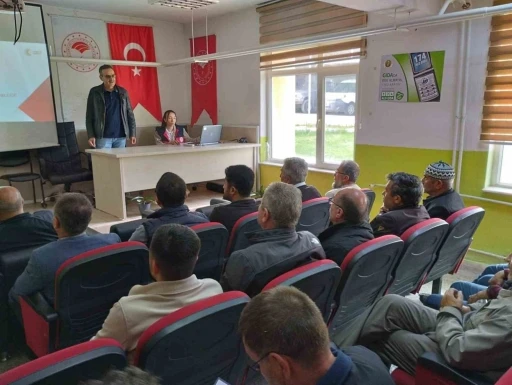 Altıntaş&rsquo;ta &uuml;reticilere "Yetkilendirilmiş Uygulayıcı Belgesi" eğitimi
