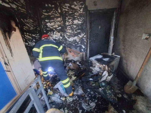 Altıntaş Zafertepeçalköy’de ev yangını korkuttu
