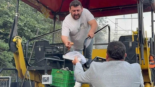 Amasra’da yol çalışmasına baklavalı teşekkür
