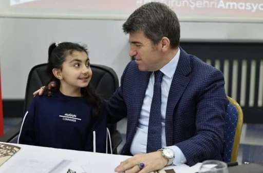 Amasya’da halk gününde valiyi şaşırtan istek: &quot;23 Nisan’da koltuğunuza oturmak istiyorum&quot;
