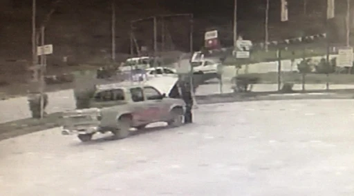Amasya’da iki otomobil kavşakta çarpıştı: Kaza anı kamerada

