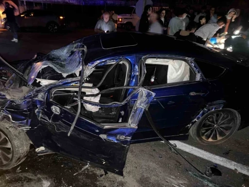 Amasya’da otomobil ile tır çarpıştı: 1’i ağır 5 yaralı

