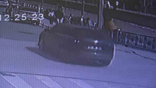 Amasya&rsquo;da otomobilin &ccedil;arptığı motosikletli havada takla attı
