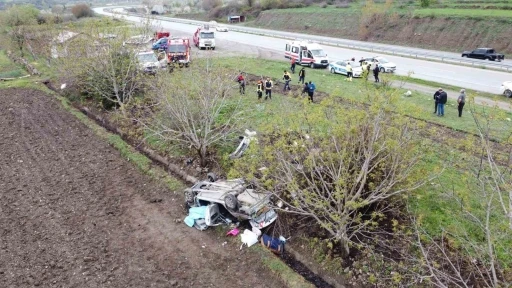 Amasya’da takla atan otomobil tarlaya uçtu: 1 ölü, 2 yaralı
