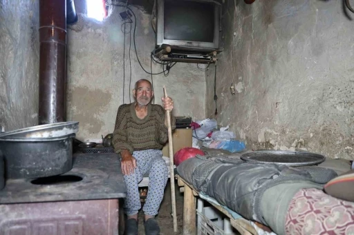 Ambulansa binerken ’Çizmelerim çıkarayım mı’ sözüyle gönülleri fethetti, hayatından dram çıktı
