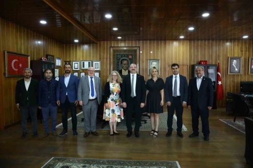 Amerikan dil köşesinin konuğu ABD eğitim ataşesi Silver oldu
