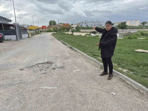 Ana arterle kesişiminde s&uuml;rekli kaza olan sokak i&ccedil;in tedbir alınması bekleniyor
