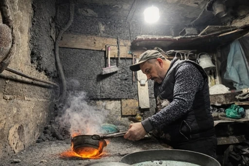 Anadolu&rsquo;nun k&ouml;kl&uuml; mesleklerinden kalaycılık, g&uuml;n ge&ccedil;tik&ccedil;e azalıyor
