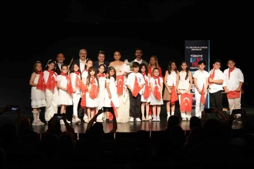 Anadolu&rsquo;nun yedi ozanı opera yorumu ile Samsun&rsquo;da seslendirildi
