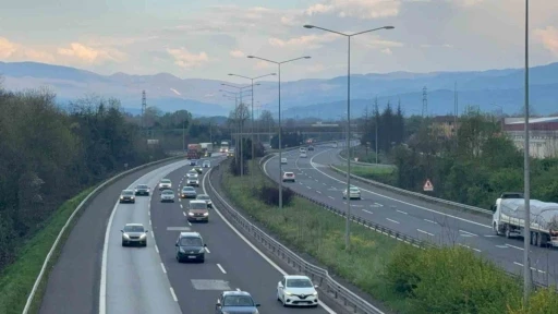 Anadolu Otoyolu’nda dönüş yoğunluğu başladı
