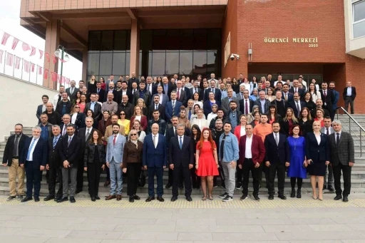Anadolu Üniversitesi bayramlaşma töreninde bir araya geldi
