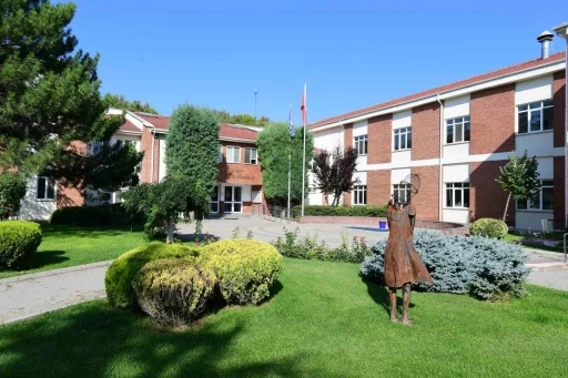 Anadolu Üniversitesi EMYO mezun istihdamında başı çekiyor
