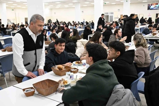Anadolu &Uuml;niversitesi&rsquo;nde ilk iftar heyecanı
