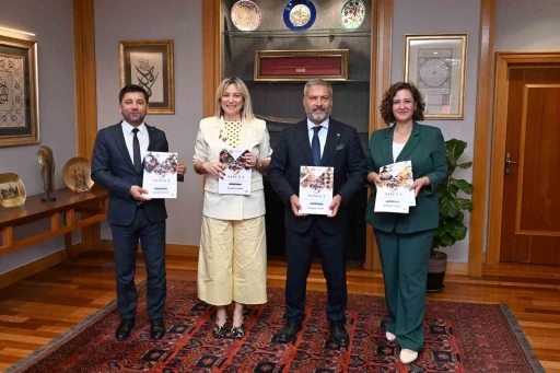 Anadolu &Uuml;niversitesi Yayınlarından gastronomi eğitimine mesleki İngilizce desteği
