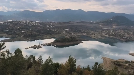 Anamur&rsquo;da sular altında kalan k&ouml;yden geriye bir minare kaldı
