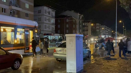 Aniden bastıran yağmur ‘Avrupa kentini’ felç etti
