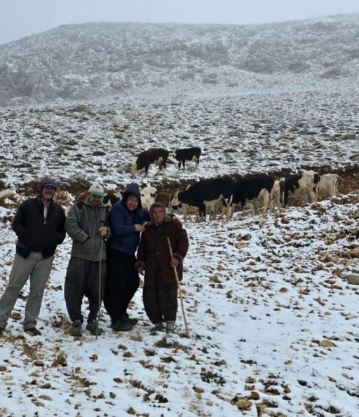 Aniden kar bastırınca yaylada mahsur kalan kadın kurtarıldı
